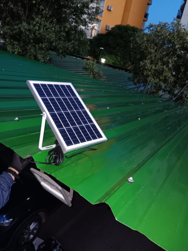 Reflector Solar LED 3000Lm – Iluminación Potente, Energía Limpia