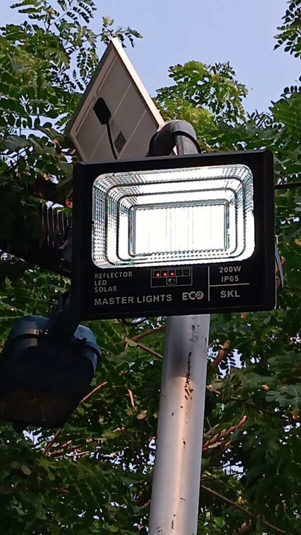 Reflector Solar LED 3000Lm – Iluminación Potente, Energía Limpia