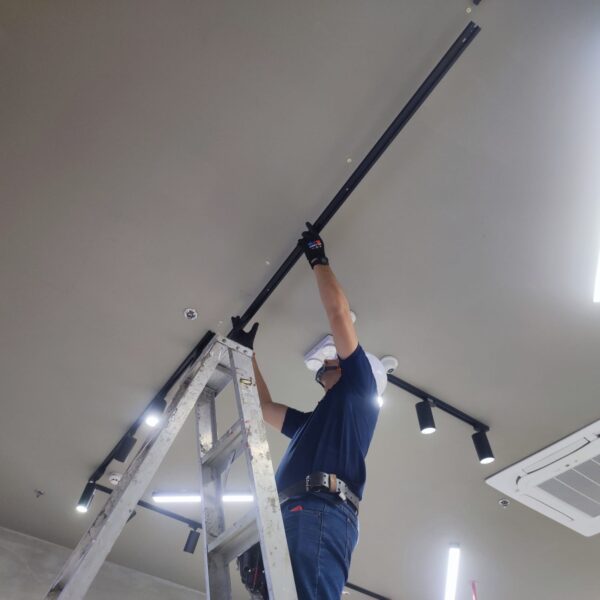 Lámpara LED Spot – Estilo y Eficiencia en Cada Rincón