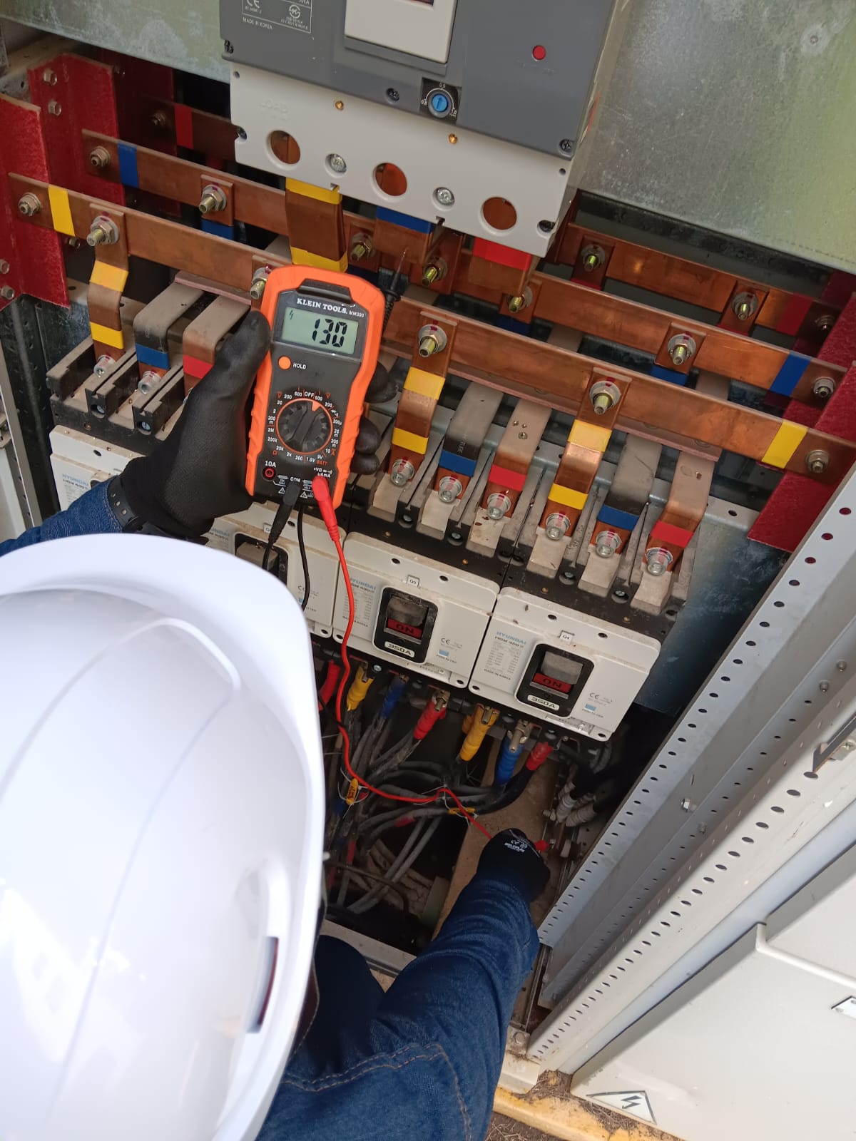 Revisión técnica de gabinete eléctrico